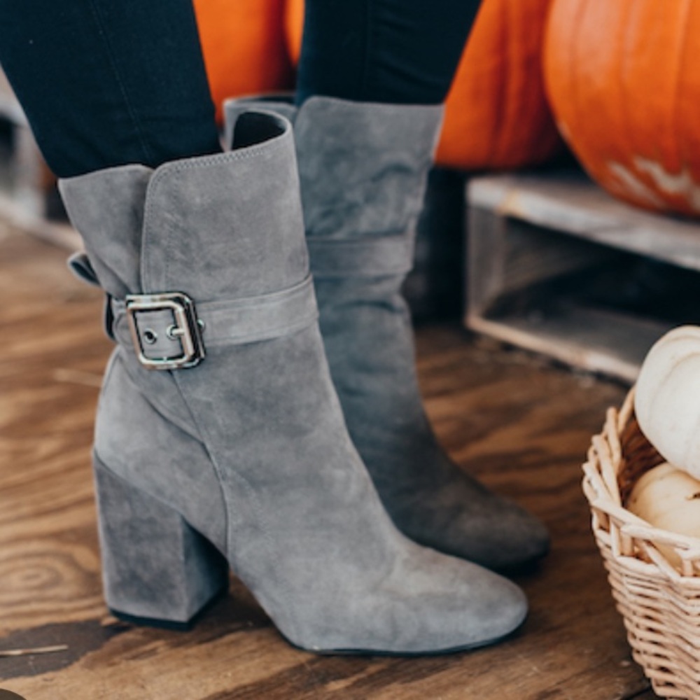 Womens Vince Camuto Damefaris High Rise Ankle Boots, Graystone Suede Size 7.5